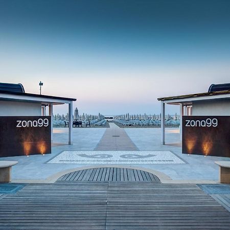 Mediterraneo Hotel & Suites Cattolica Exteriör bild