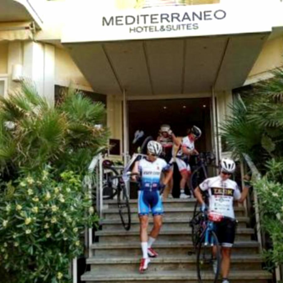 Mediterraneo Hotel & Suites Cattolica Exteriör bild