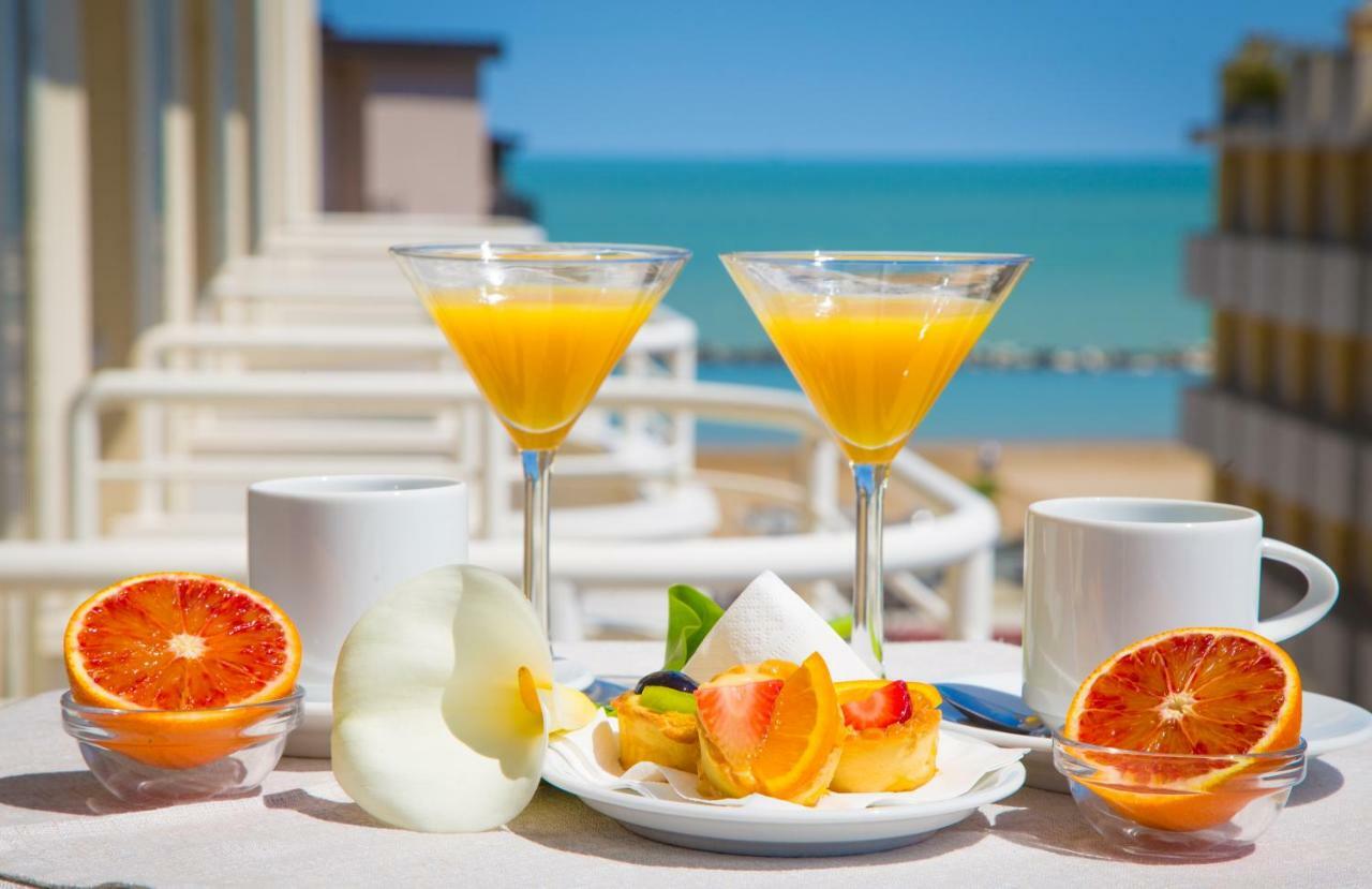 Mediterraneo Hotel & Suites Cattolica Exteriör bild
