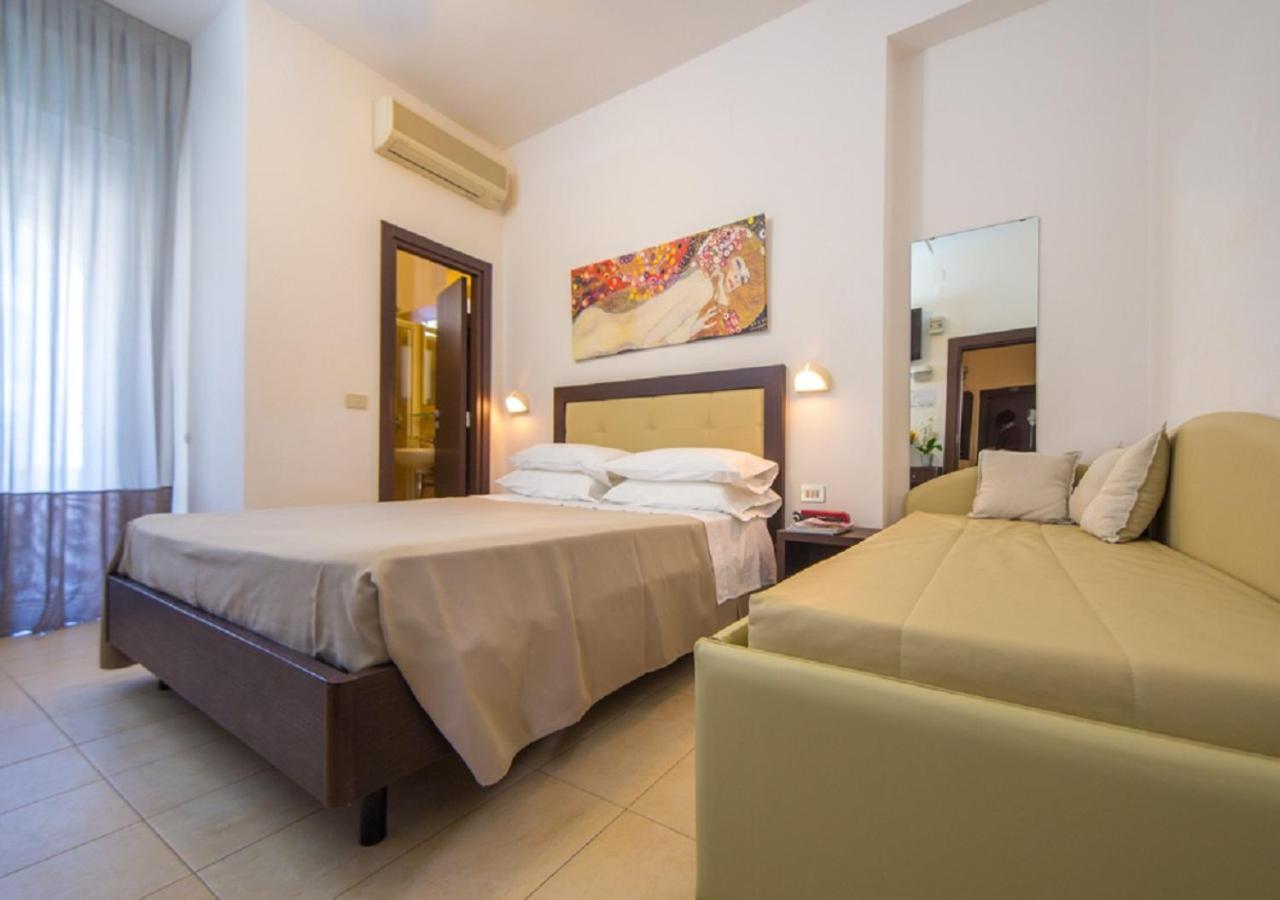 Mediterraneo Hotel & Suites Cattolica Exteriör bild