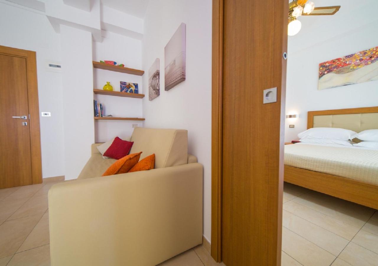 Mediterraneo Hotel & Suites Cattolica Exteriör bild